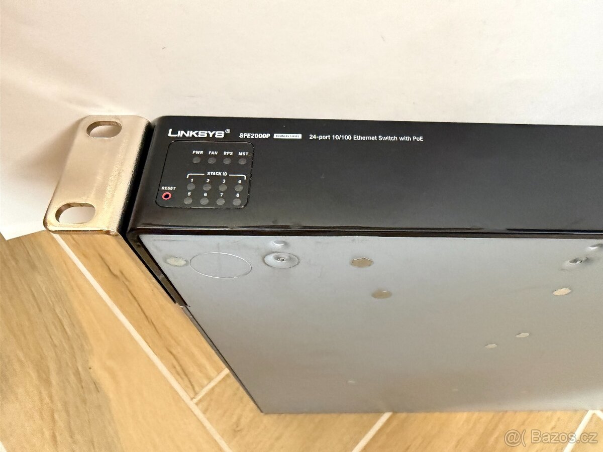 Linksys Cisco SFE2000P 24port PoE switch - 2