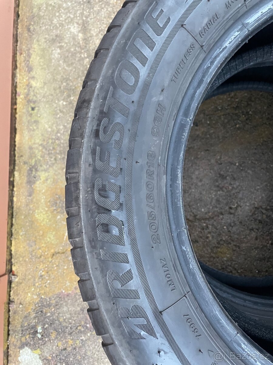 Zimní pneu 205/60/R16 - 2
