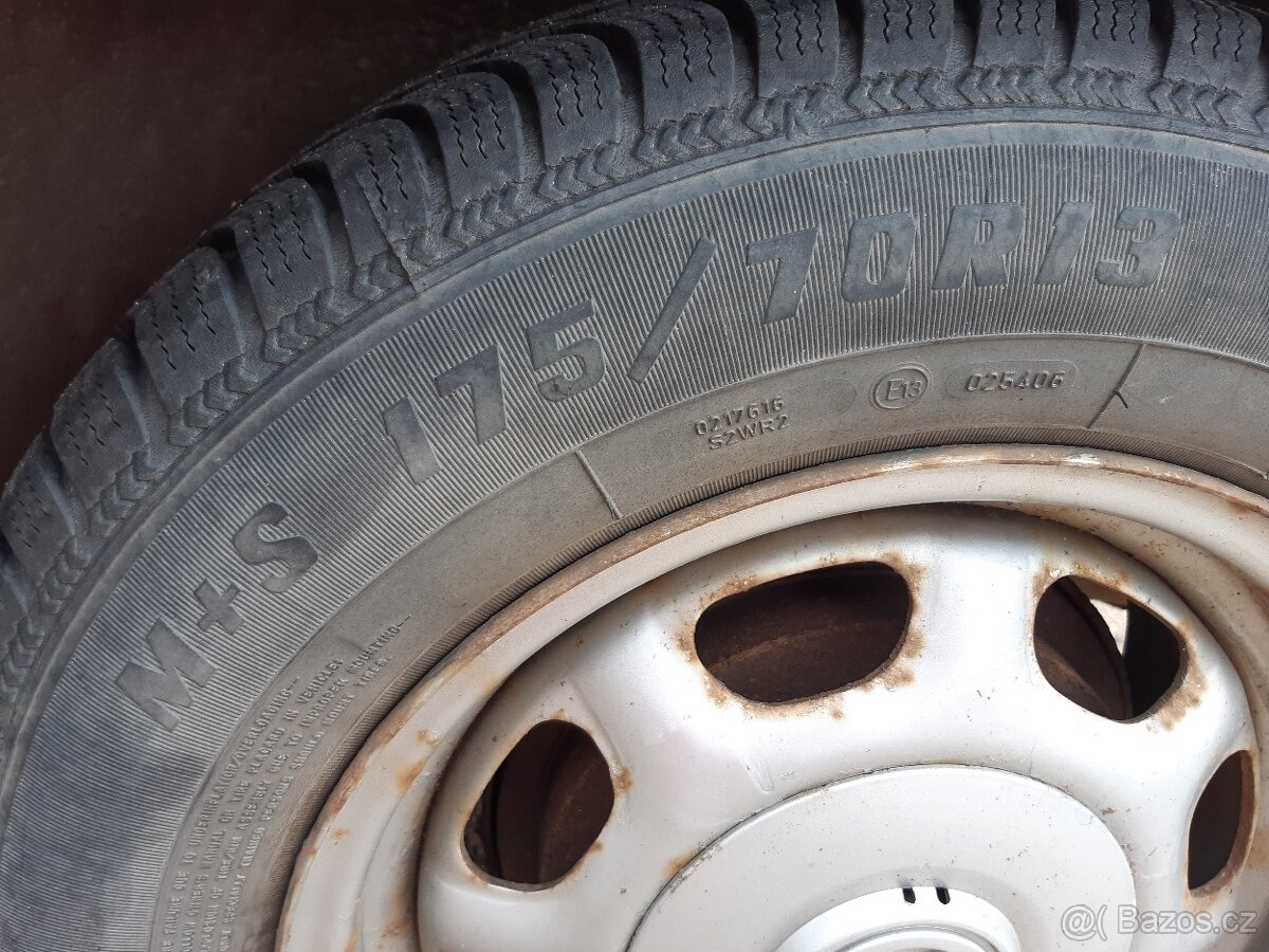 Pneu 175/70 R 13 - 2