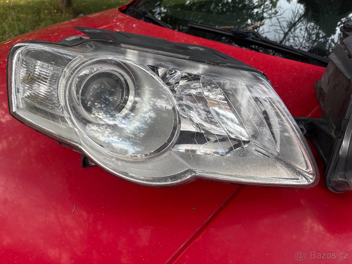 Prodám přední světla Volkswagen Passat B6 - 2