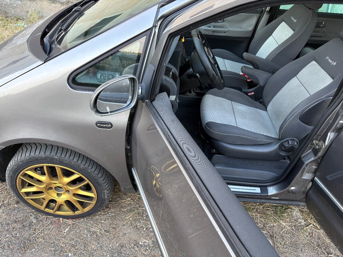 Sharan 2.0 TDi 7 místne - 2