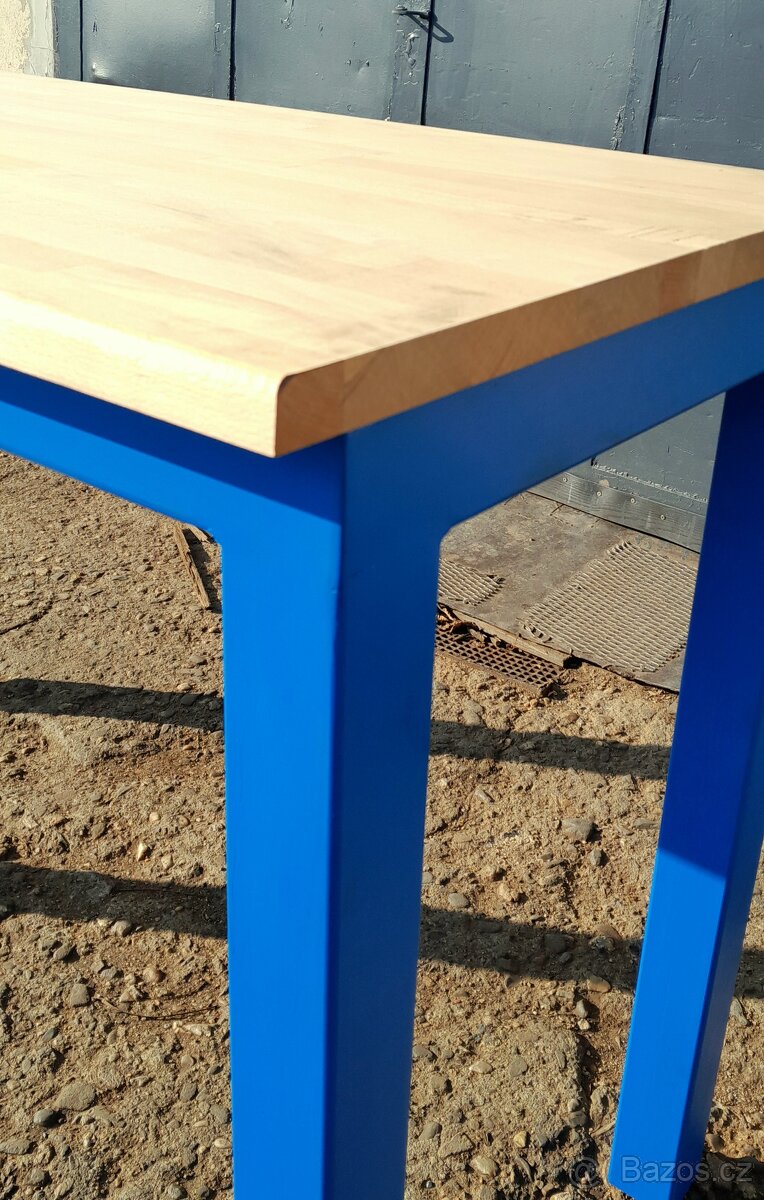 Pracovní stůl - 2