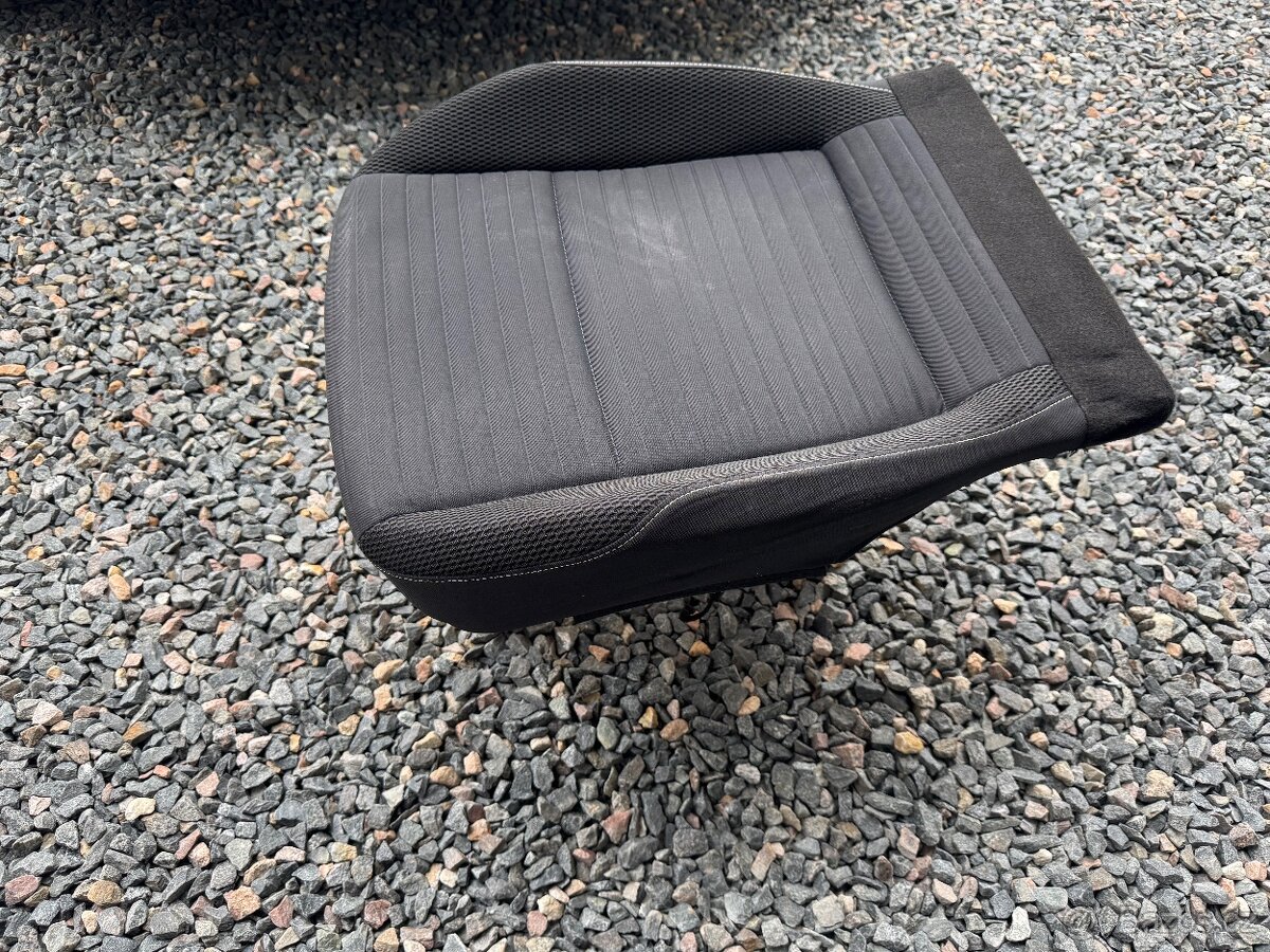 Vyhřívaný podsedák do VW Golf Cup - 2