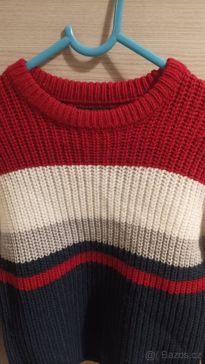 Pěkný uni svetr - 2