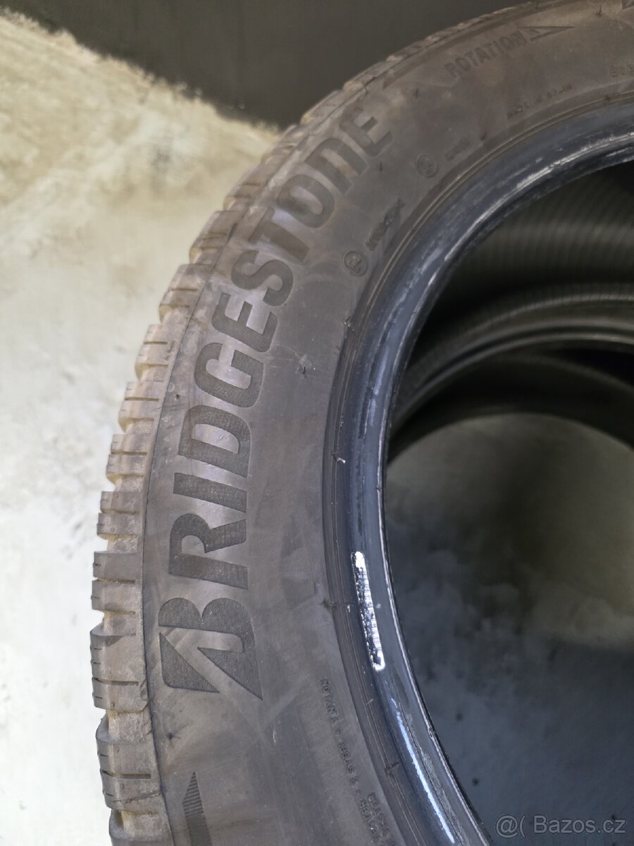 2x zimní pneu Bridgestone 235/55R18 - 2