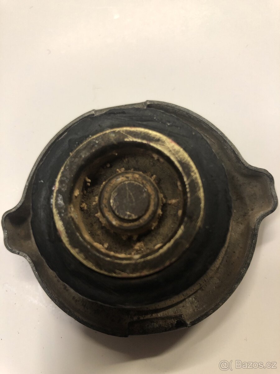 Víčko chladiče Škoda 120 - 2