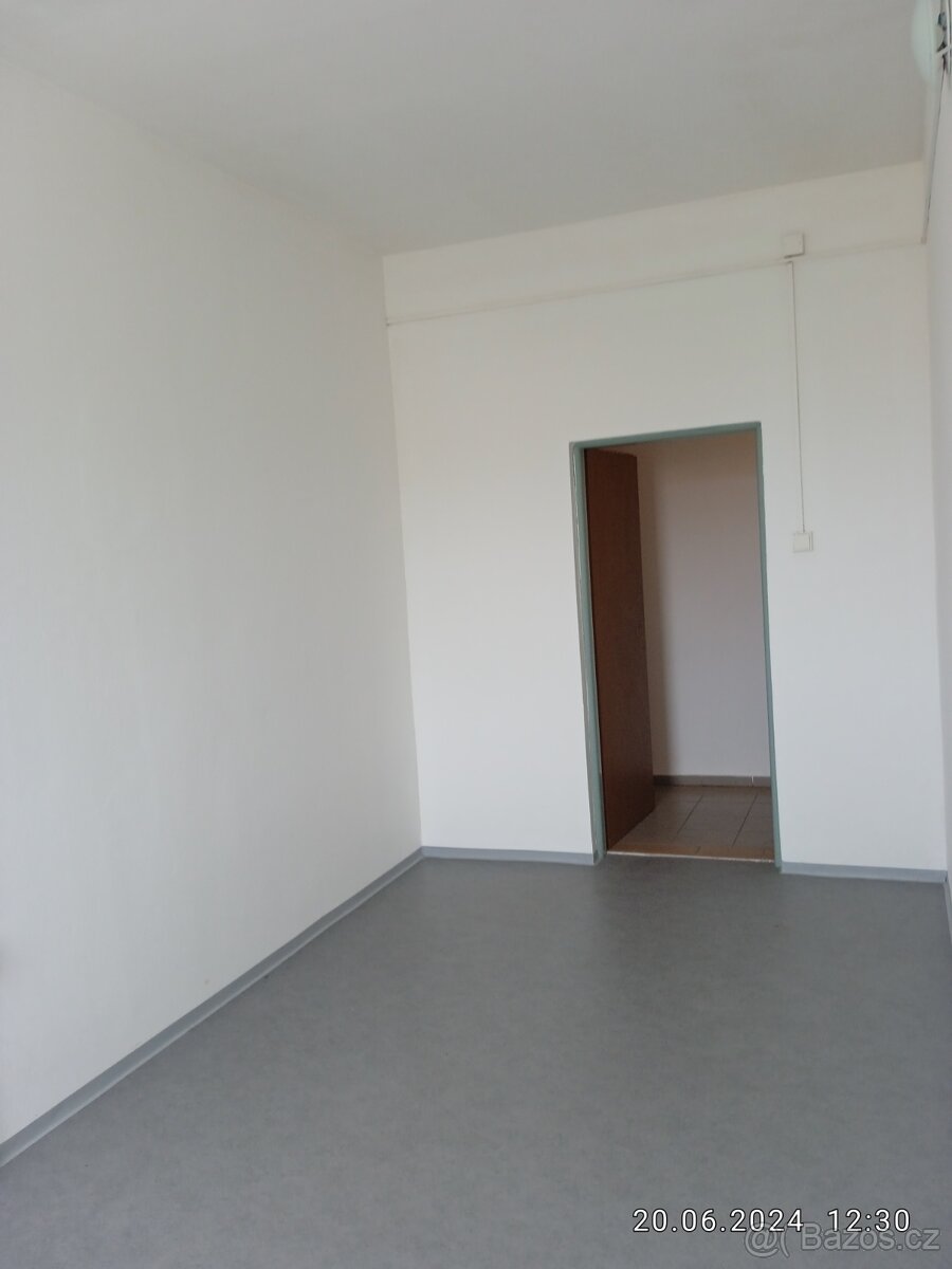 Pronájem skladů a kanceláří - 2