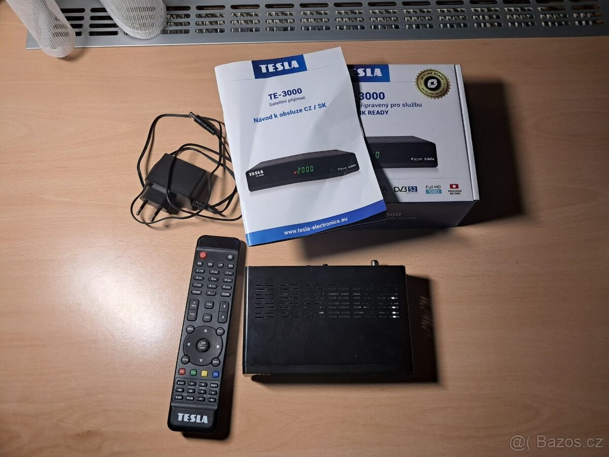 Satelitní přijímač Tesla TE-3000, černý – v záruce - 2