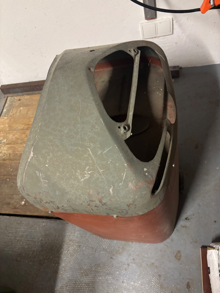 Nádrž zetor 4011 - 2