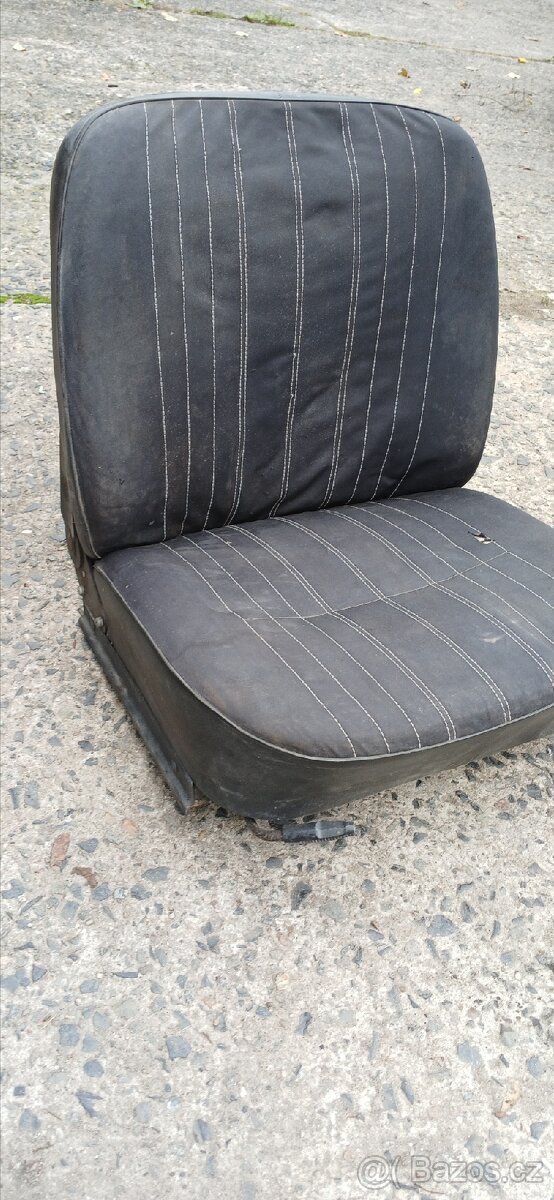 Sedačka přední Škoda 105 - 2