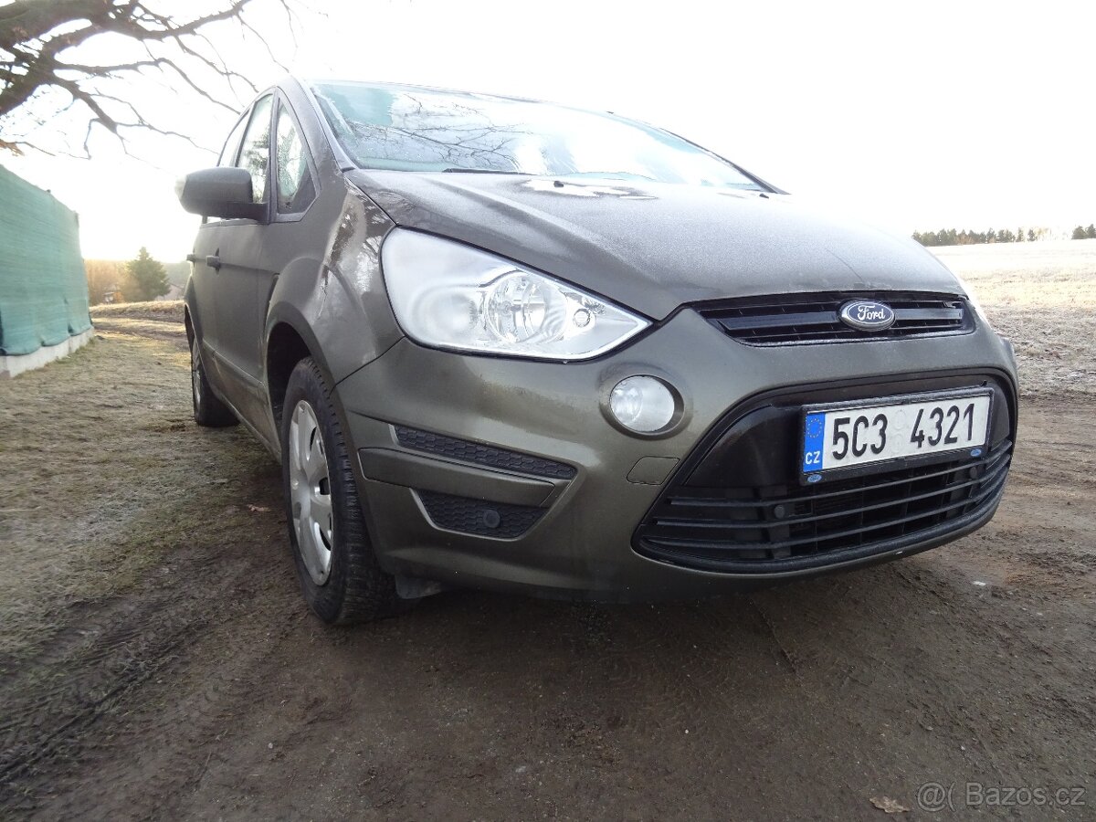 Ford S-MAX 2.0i 107Kw 2x sada kol, 7 míst - 2