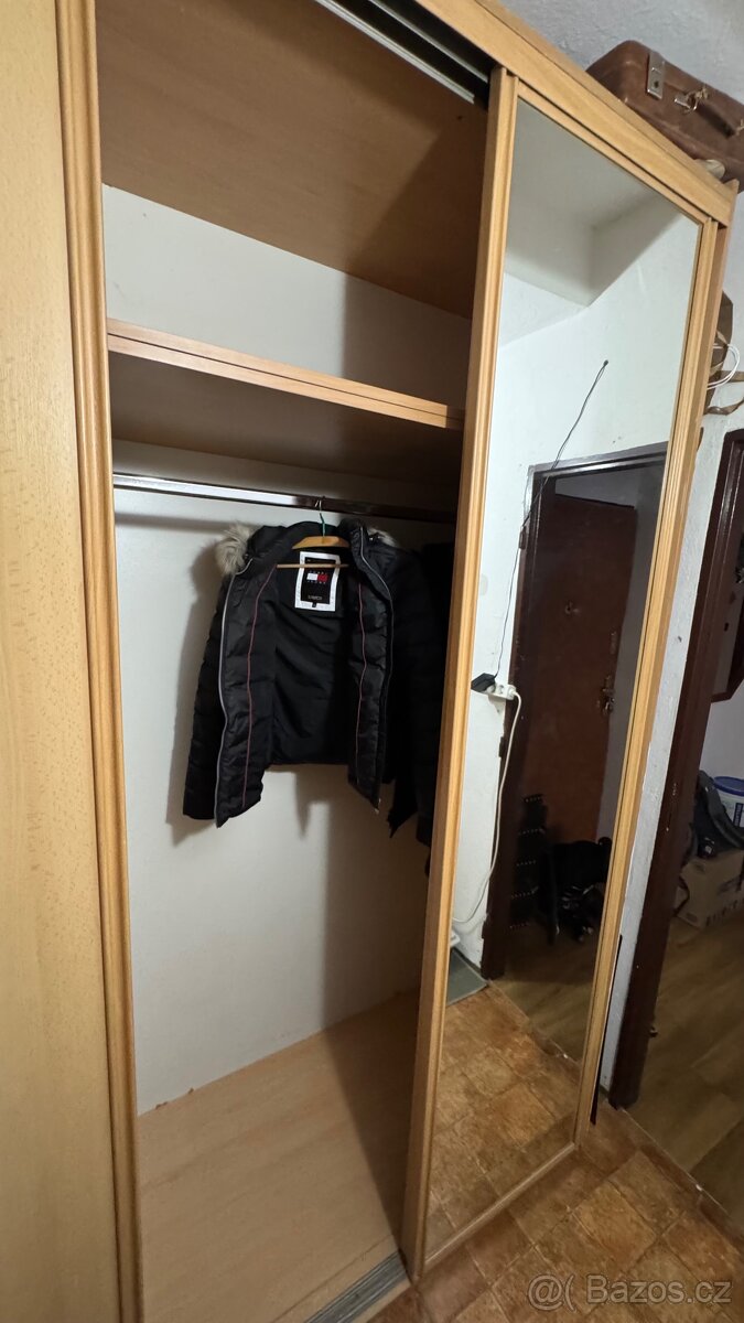 Šatní skříň 180cm - 2