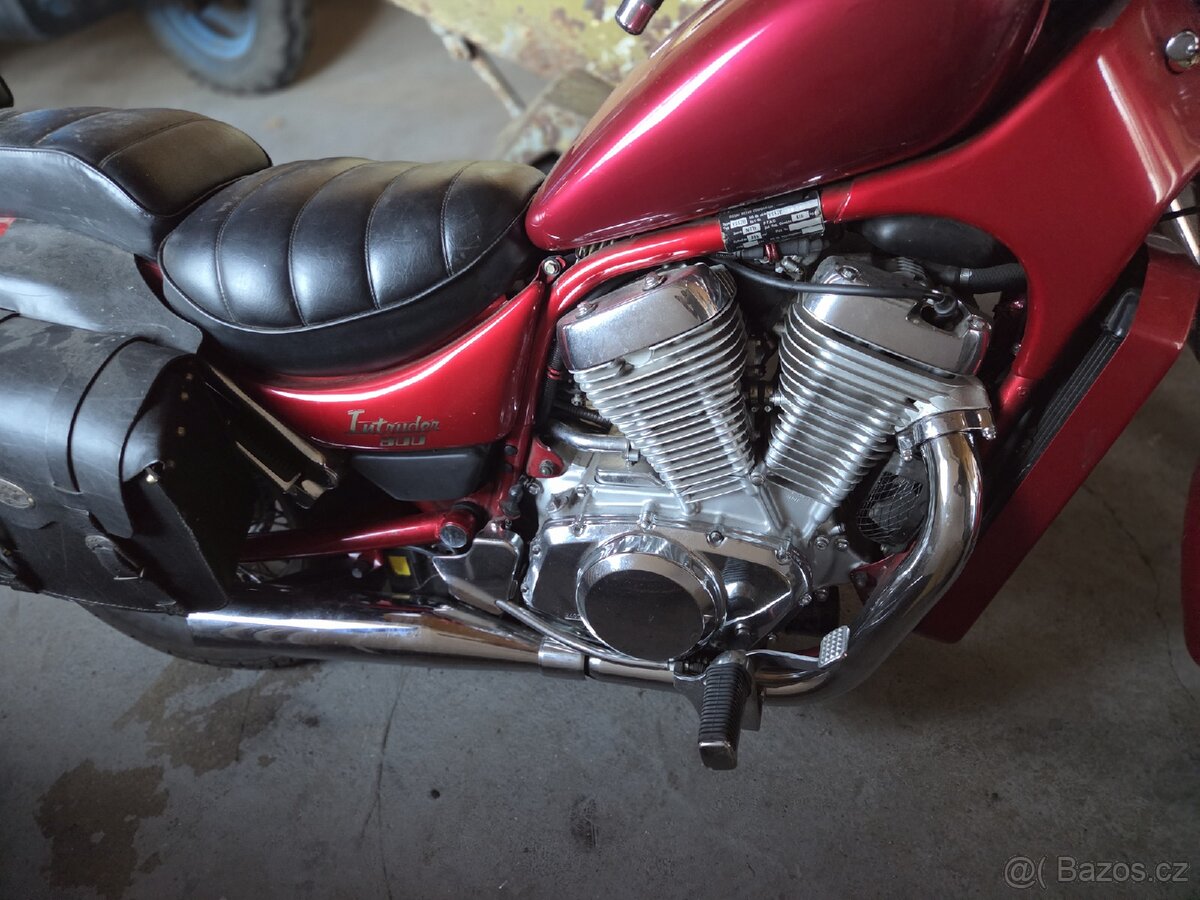 Suzuki Intruder 800 - 2