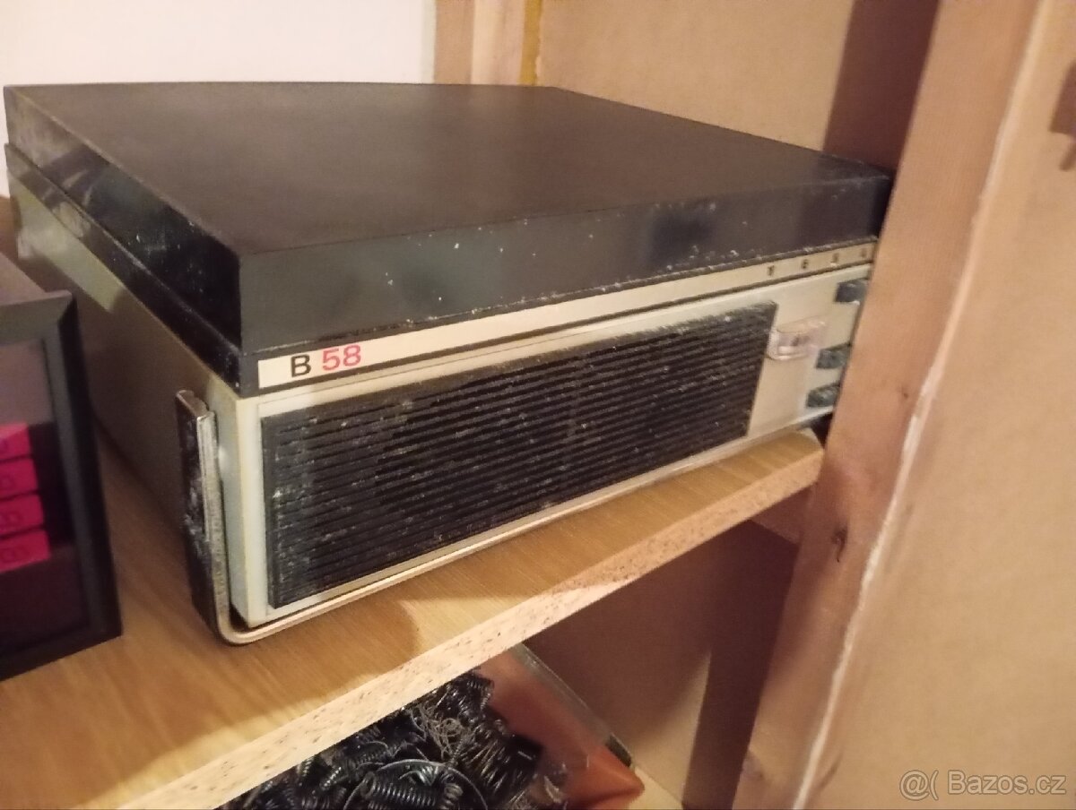 Retro páskový rekorder - 2