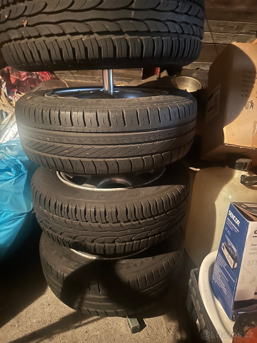 AL kola Ford Escort - 2