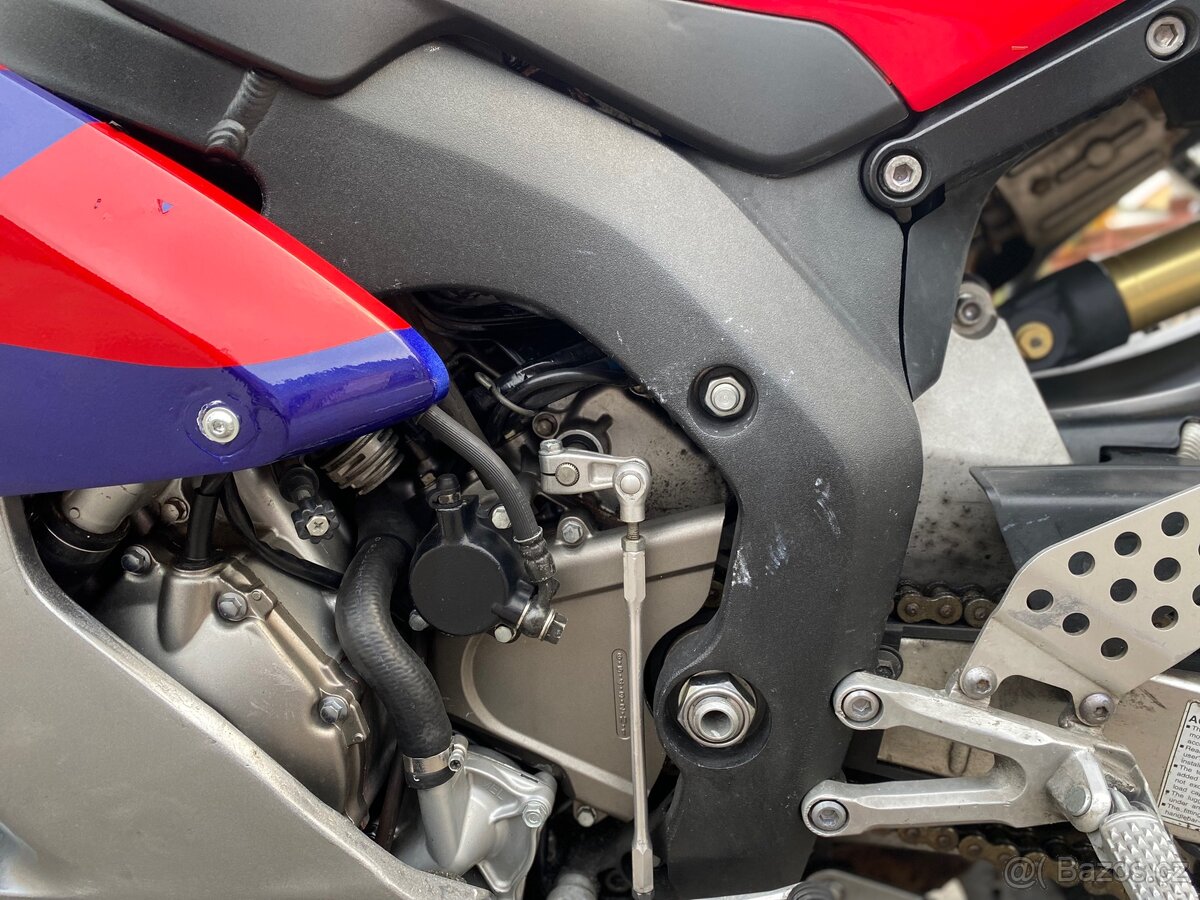 Honda CBR 1000RR Fireblade - 2