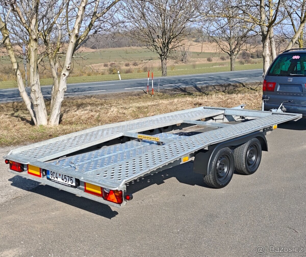 Přepravník aut Taurus 2.7t - 2