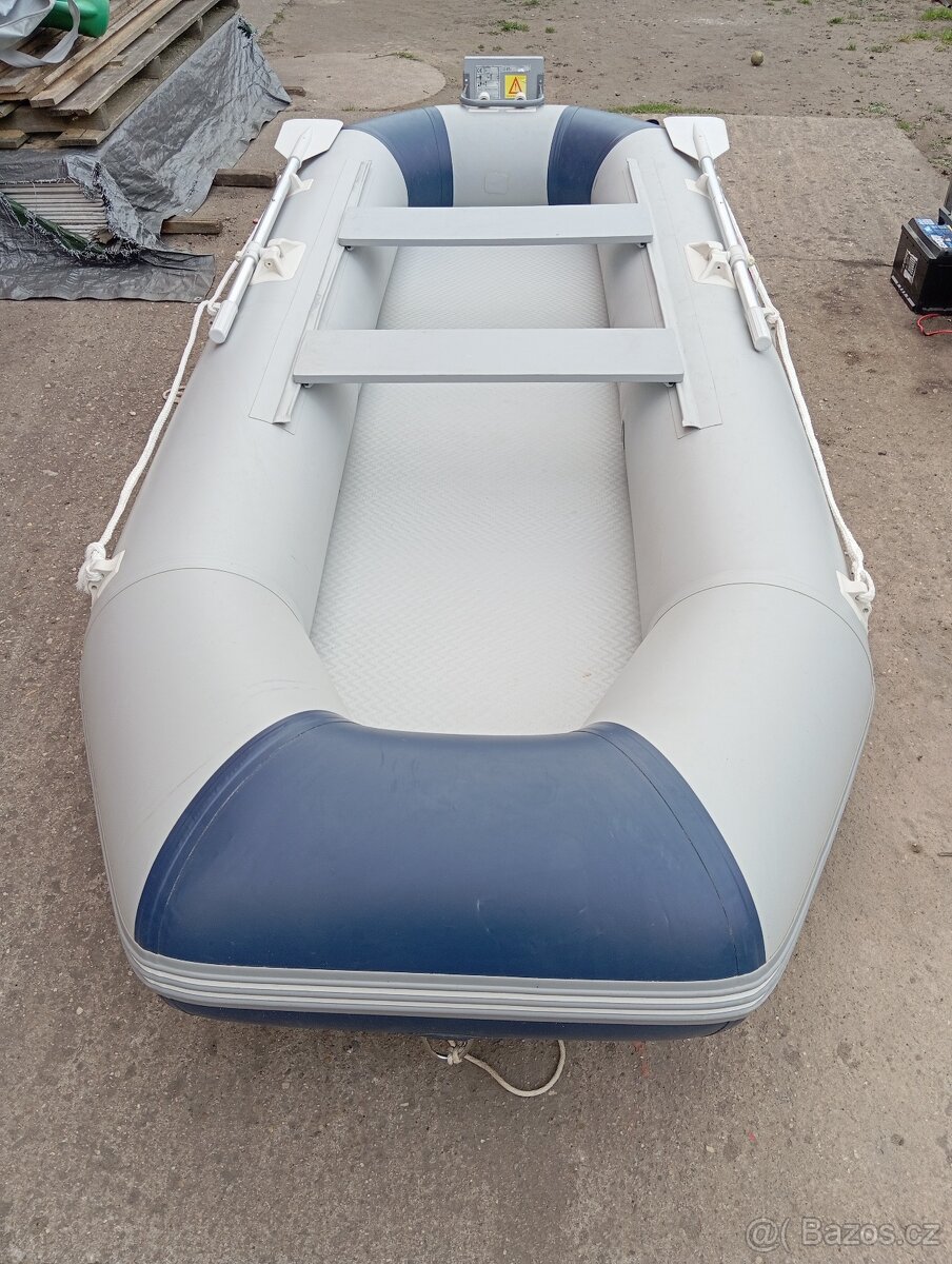 Prodám motor Mercury 5hp + člun 320 - 2