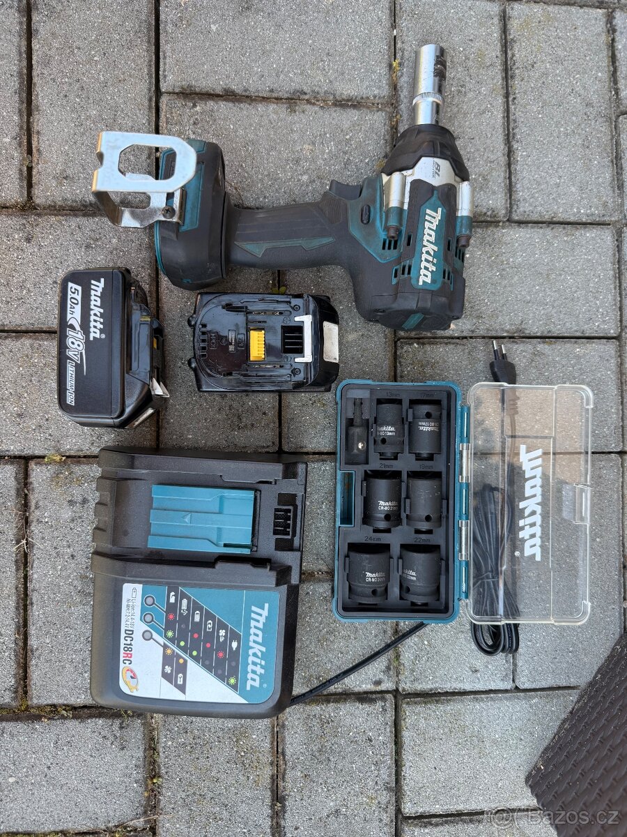 Makita Utahovák rázový DTW700RTJ - 2