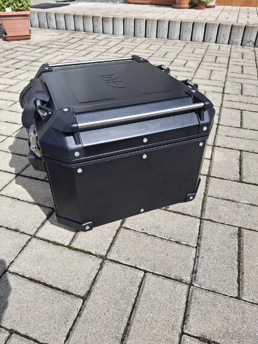 Top case GIVI s opěrkou a síťkou+plotna