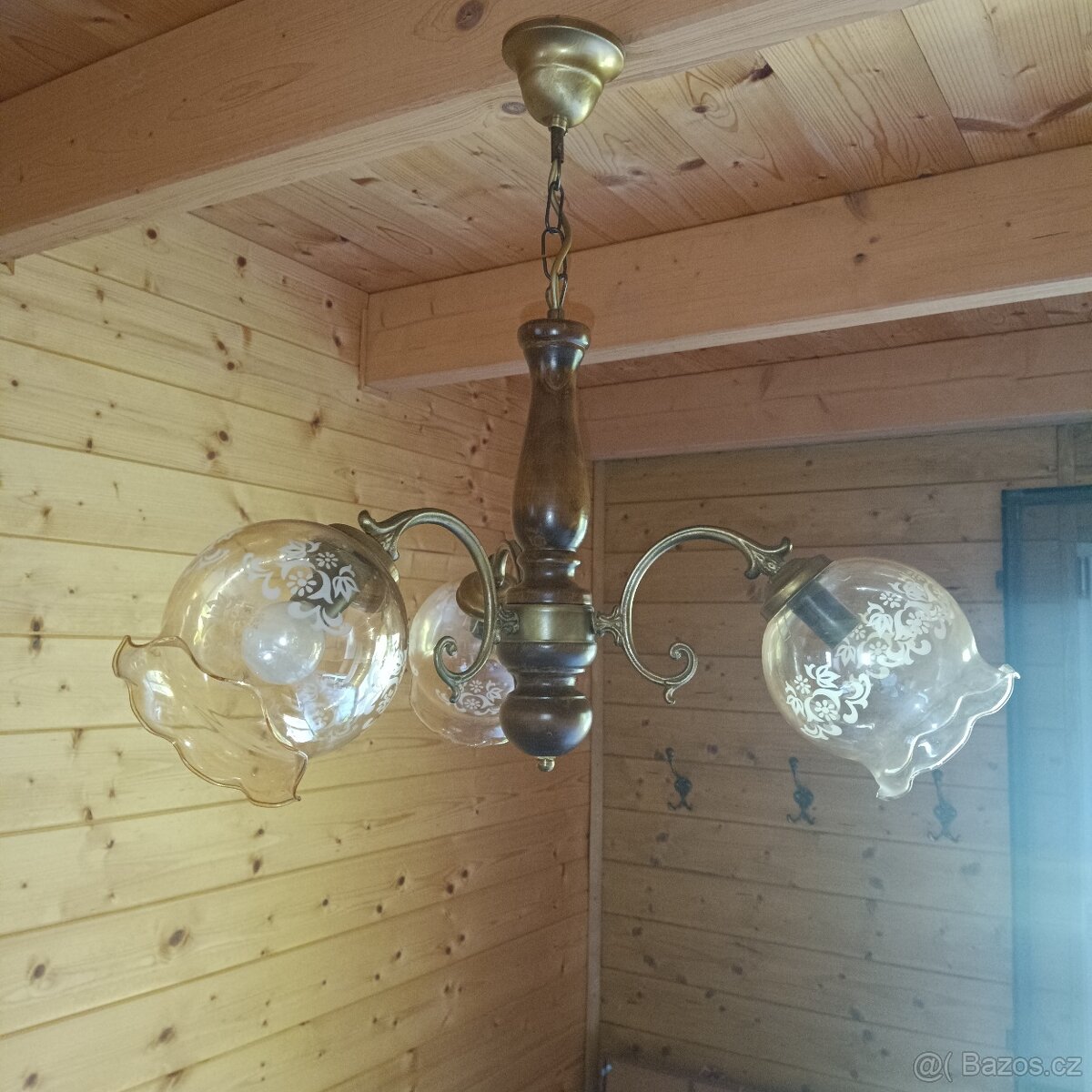 Tříramenný lustr dřevěný - 2