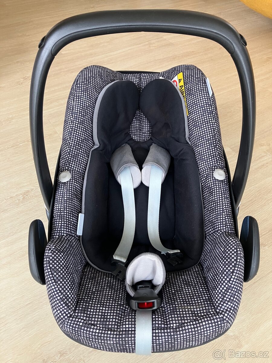 autosedačka Maxi Cosi Pebble Plus s adaptéry - 2