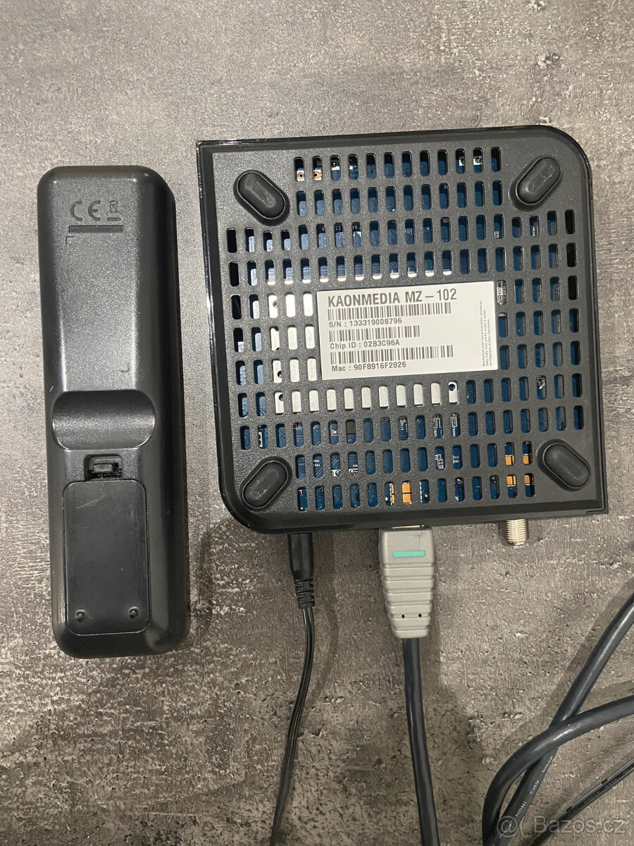 Satelitní přijímač Kaon MZ-102 černý - 2