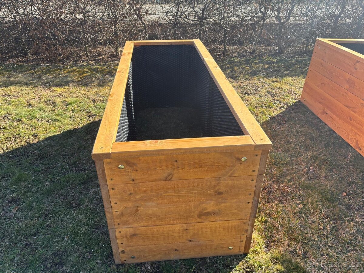 Vyvýšený záhon, květináč, truhlík - 2