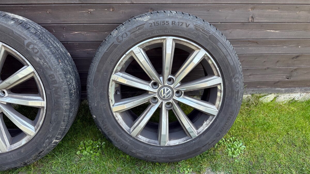 Alu kola 5x112 r 17 VW Passat b8 a letní pneu 215/55/17 - 2