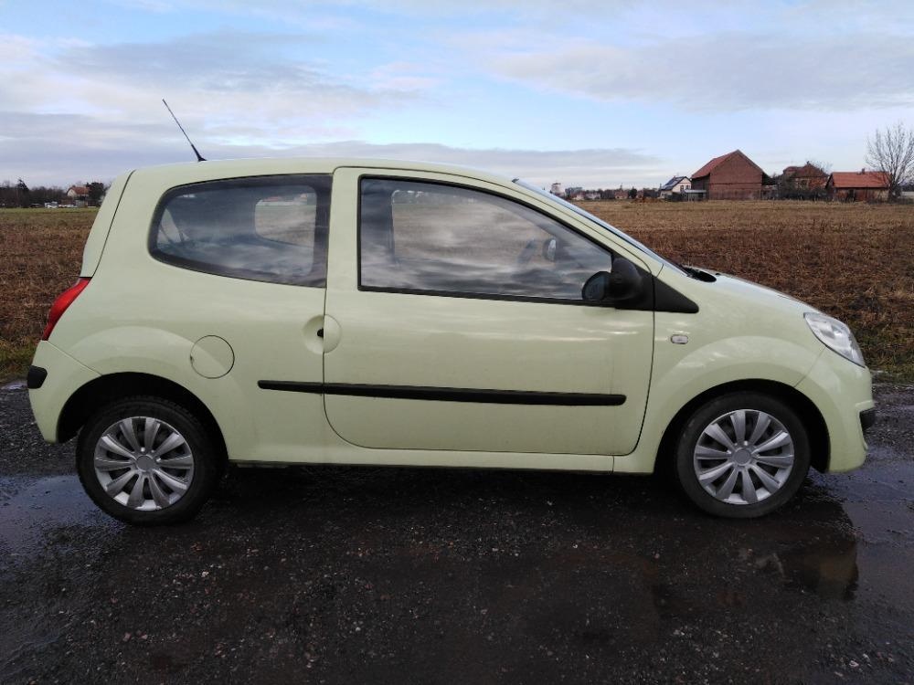 RENAULT TWINGO 1,2i RV 2009 NAJ 119,KLIMA,ZA 39000 KČ - 2