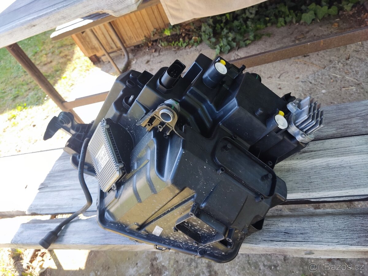 Přední Full LED světlomet pro Škodu Karoq - 2