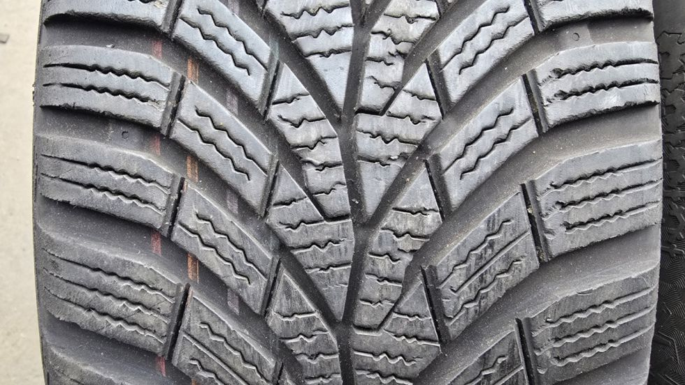 Zimní pneu 195/65/15 Continental - 2