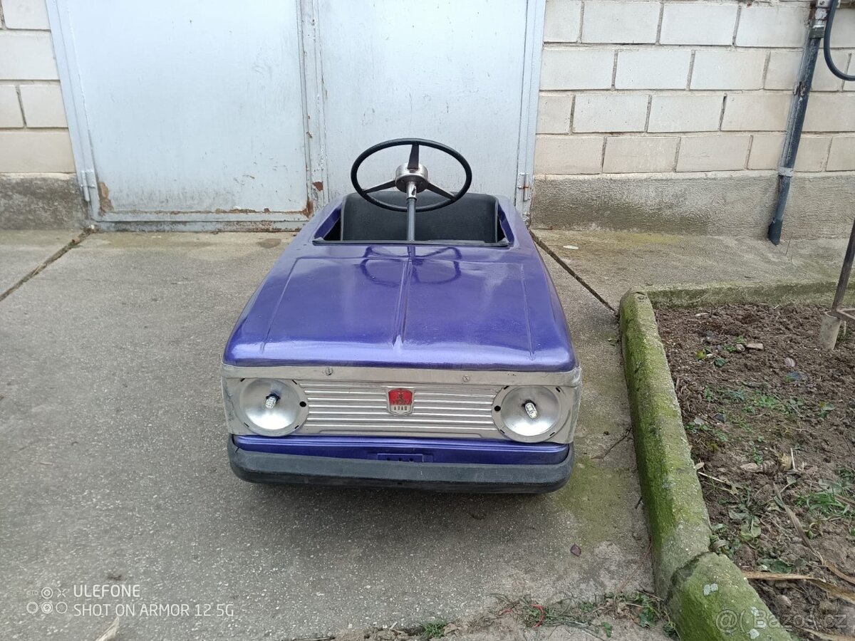 RETRO šlapací autíčko ala Moskvich z dob SSSR - 2