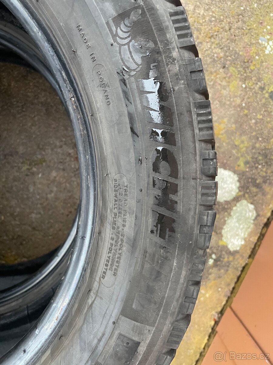 Zimní pneu 215/60/17C - 2