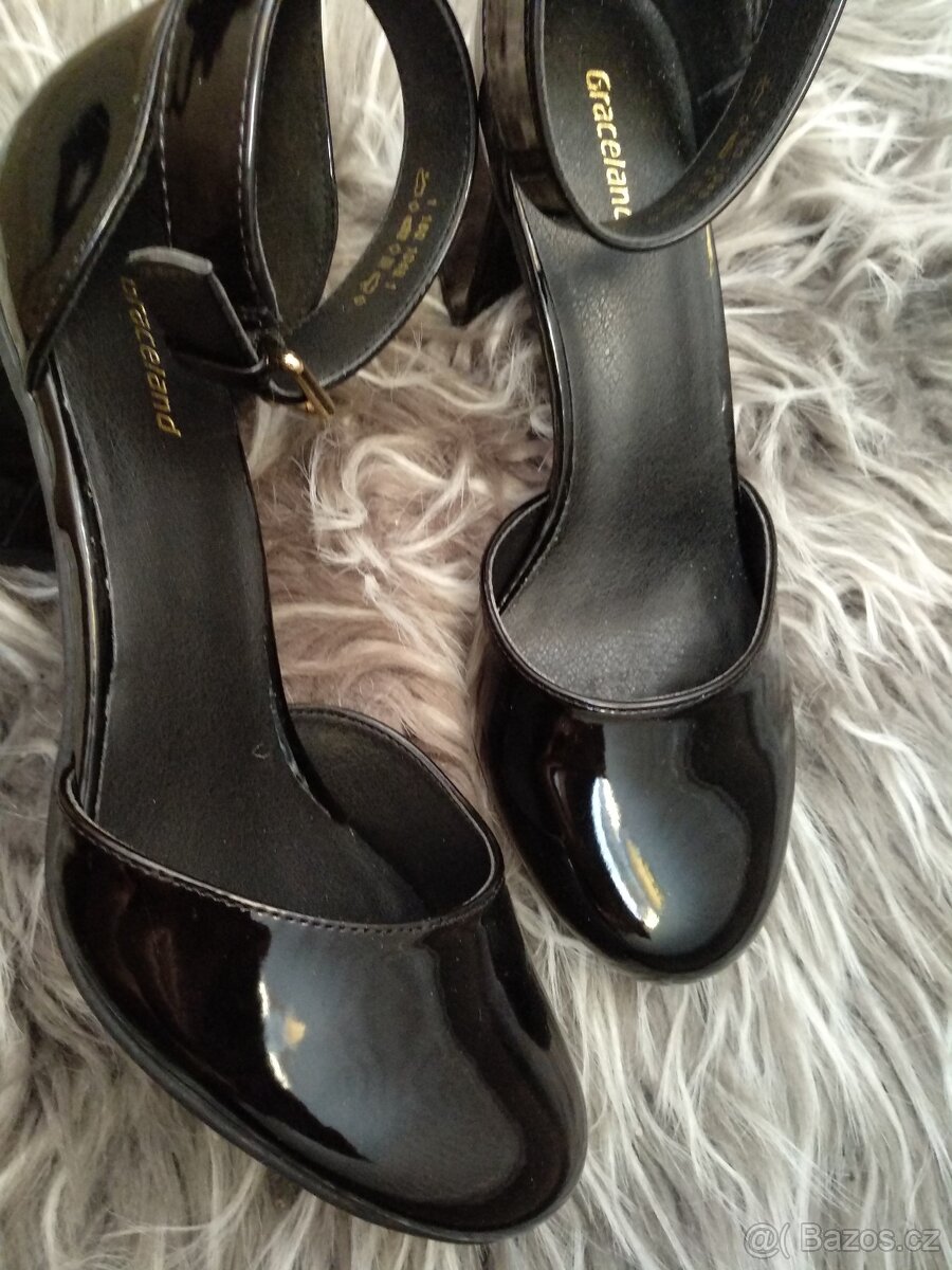 černé lakýrky 38 - NOVÉ - 2