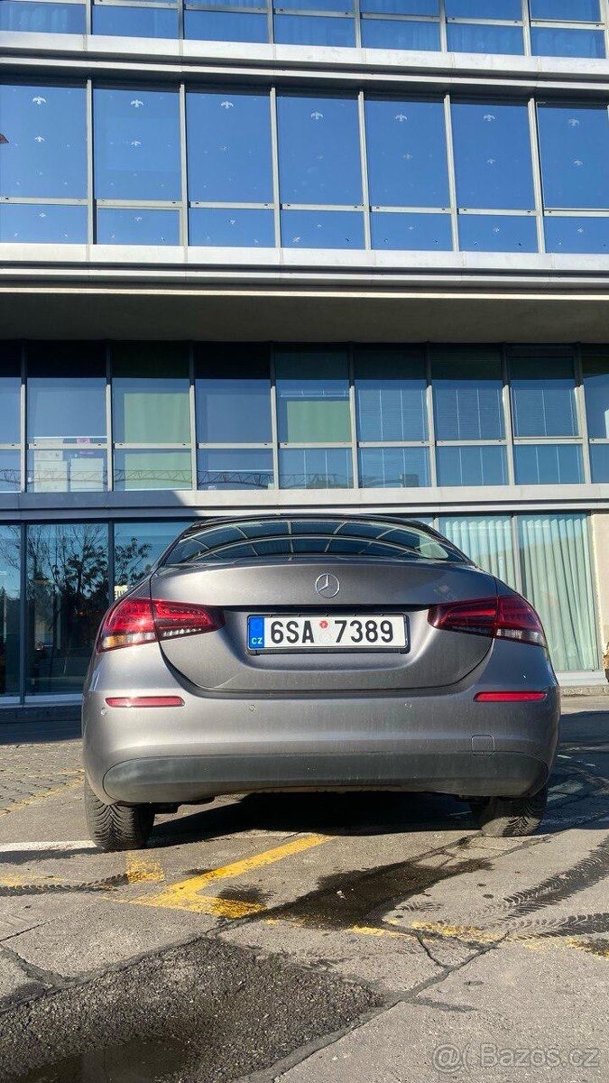 Mercedes Benz A180 sedan 2020 - 2