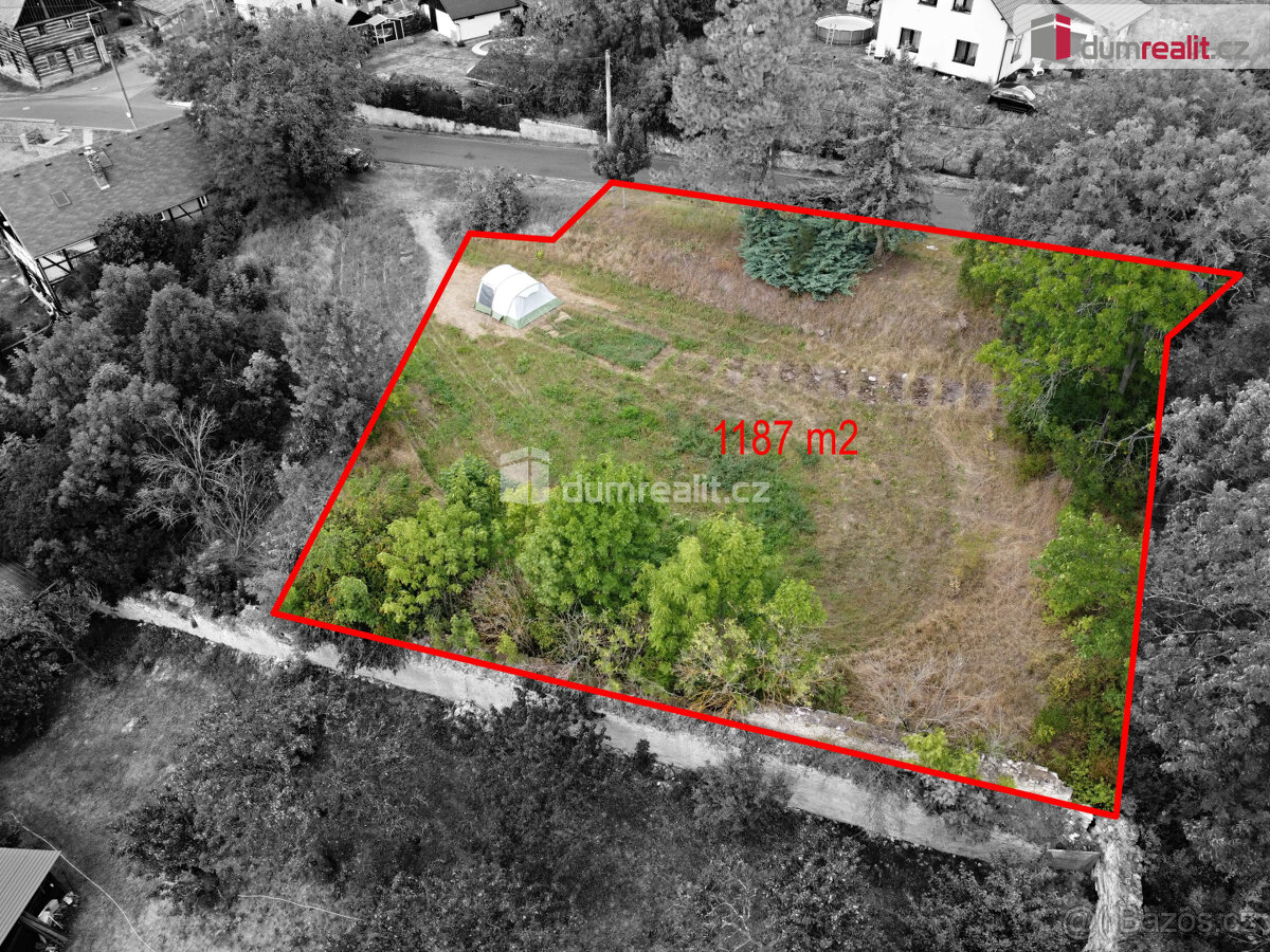 Prodej pozemku v Encovanech - 2