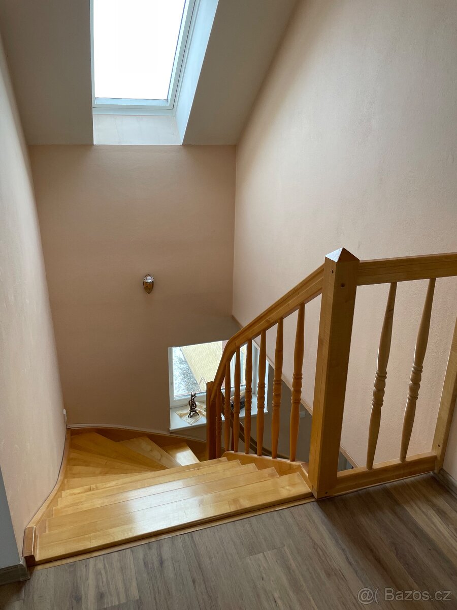 Prodám dřevěné jasanové schody - 2