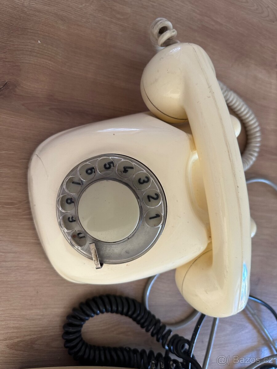 Retro telefon Tesla - 2