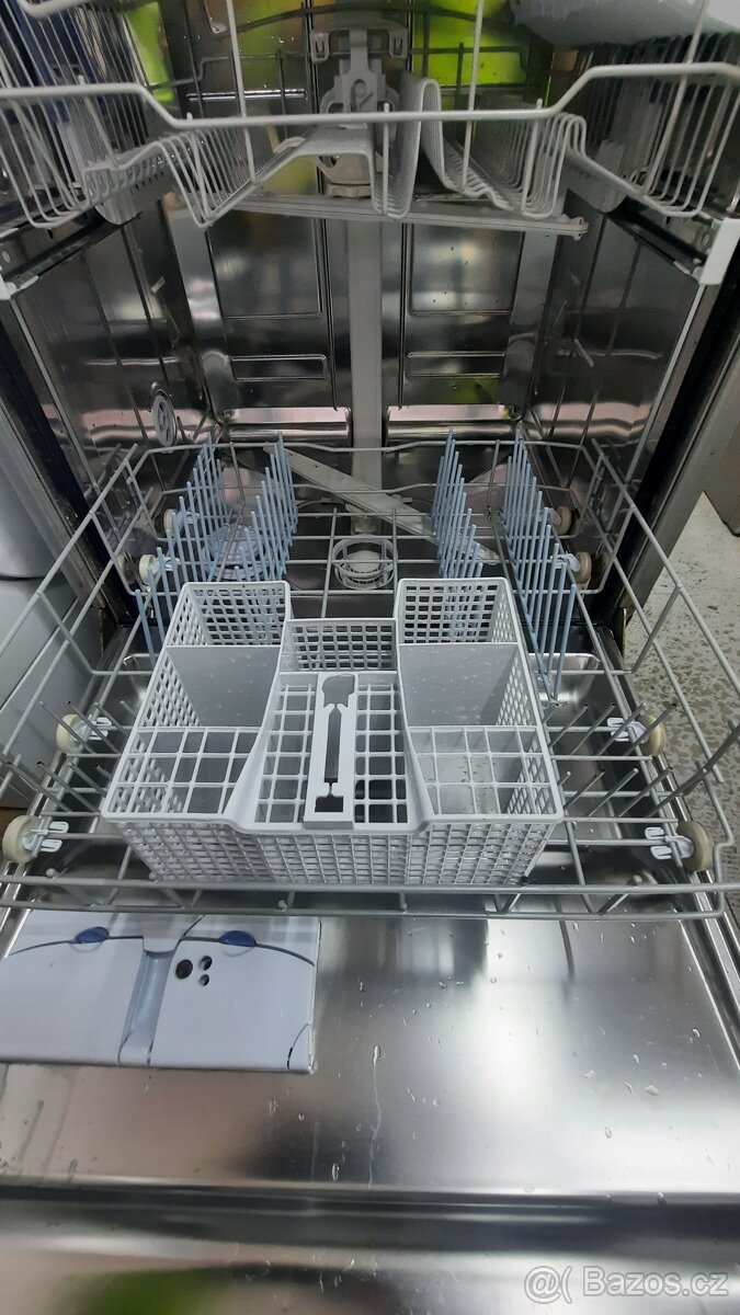 Mycka Whirlpool - vestavna - 2