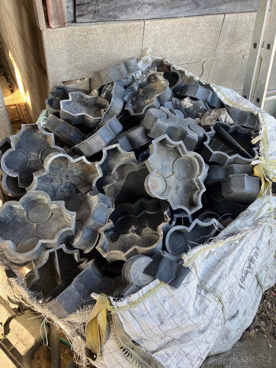 Formy na betonovou dlazbu - 2