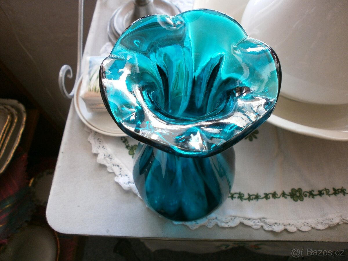 Pěkná modrozelená váza - 2
