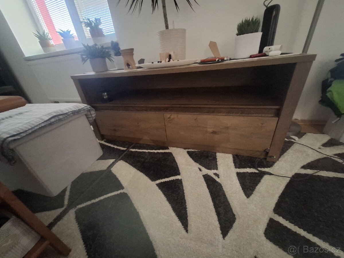 Tv stolek - 2
