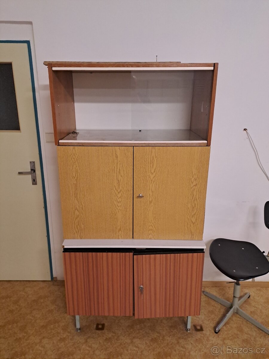 Prodej nábytku a šatnových skříní - 2