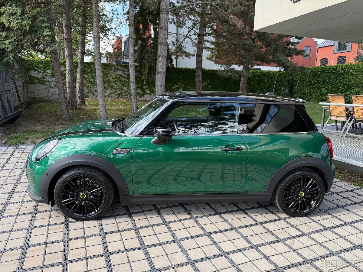 Mini Cooper, SE 135kW HUD YOURS - 2