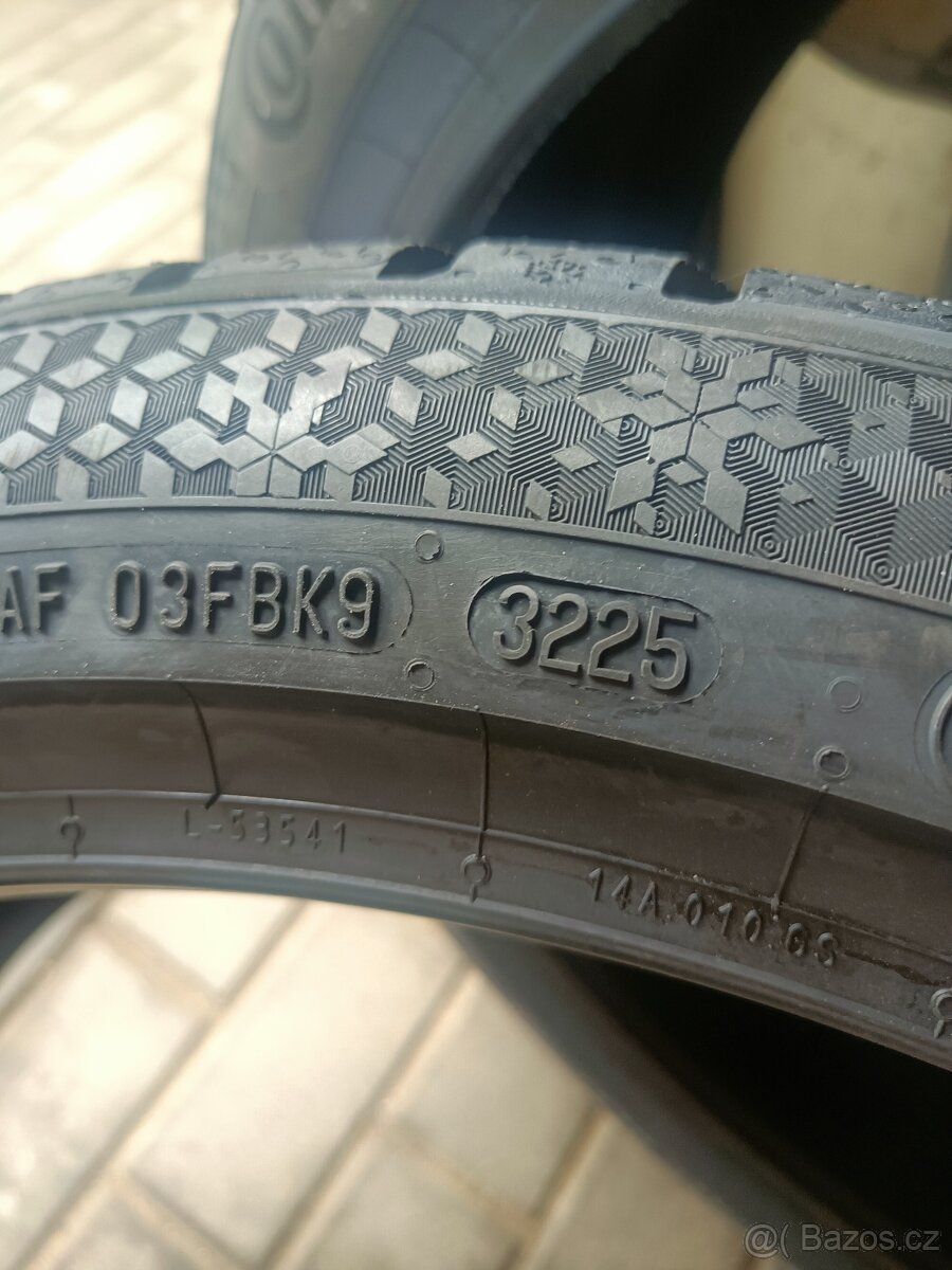 235/40R-19 Continental WinterContact - 2