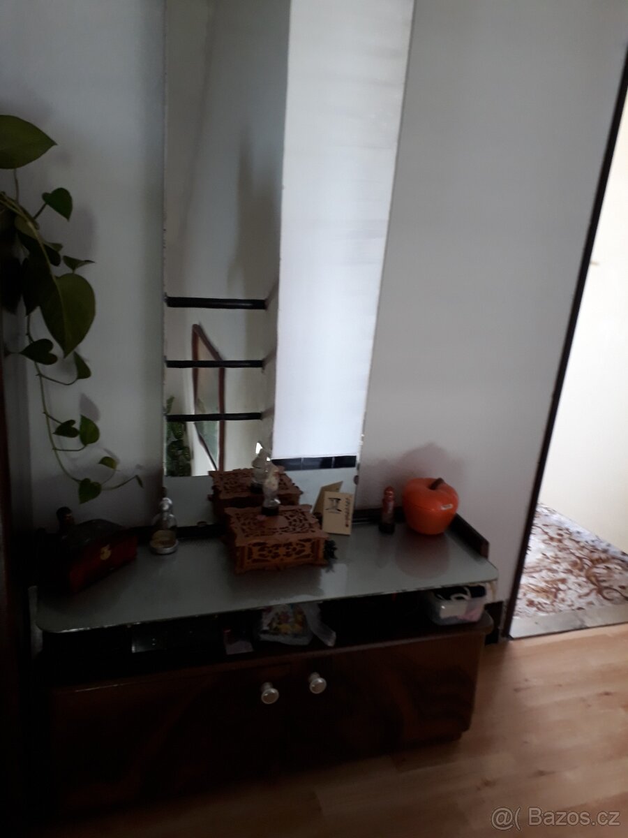 Stará toaletka - 2