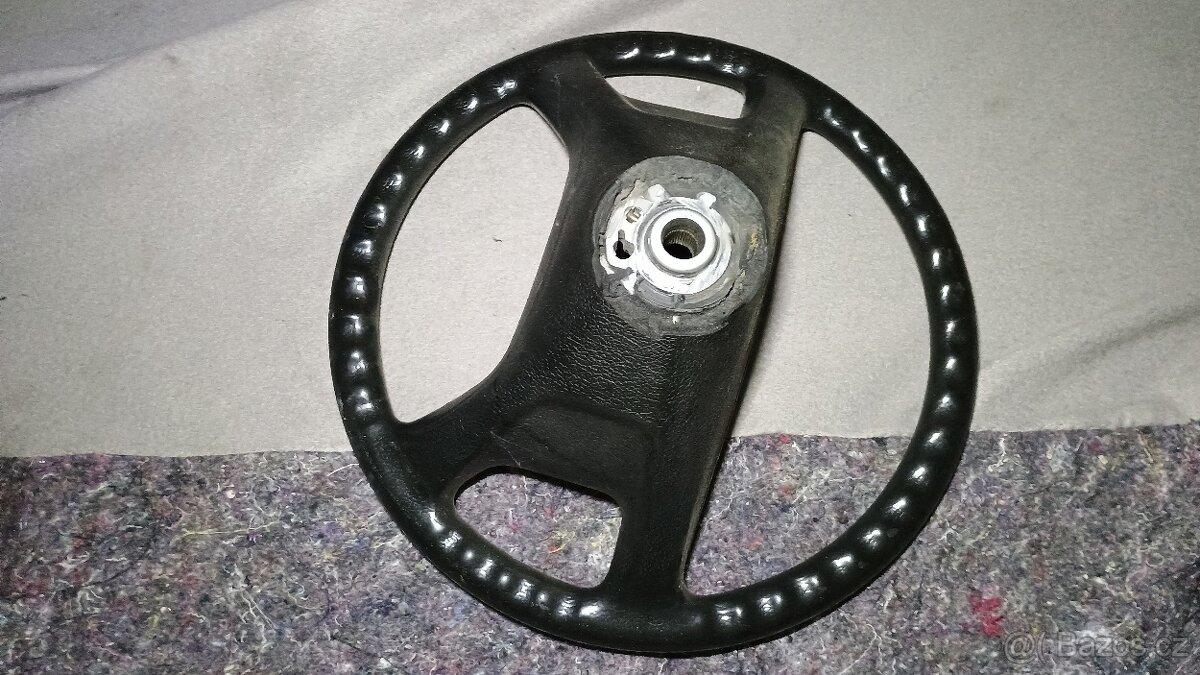 Prodané volant golf MK1 zachovalý - 2