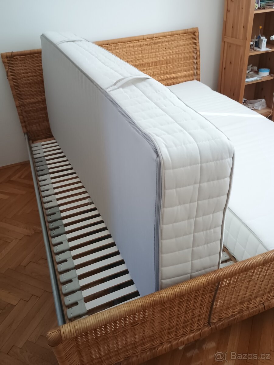 Prodám manželskou postel Ikea - 2