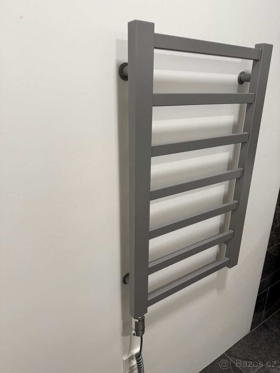 radiátor PMH Galeon, šedý - 2